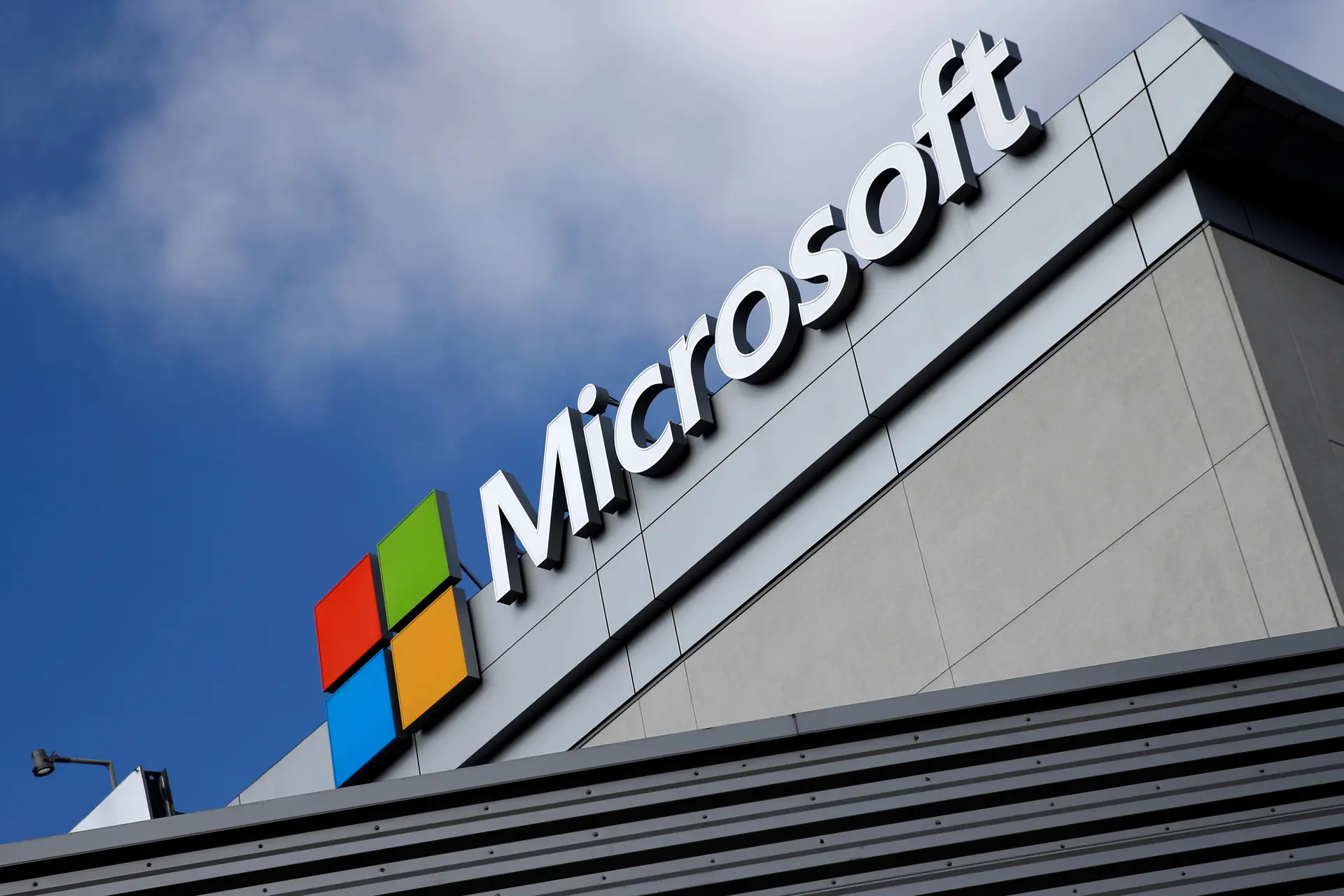Master Microsoft’s AI Upgrades: Notepad & Paint Tips for Indian Users