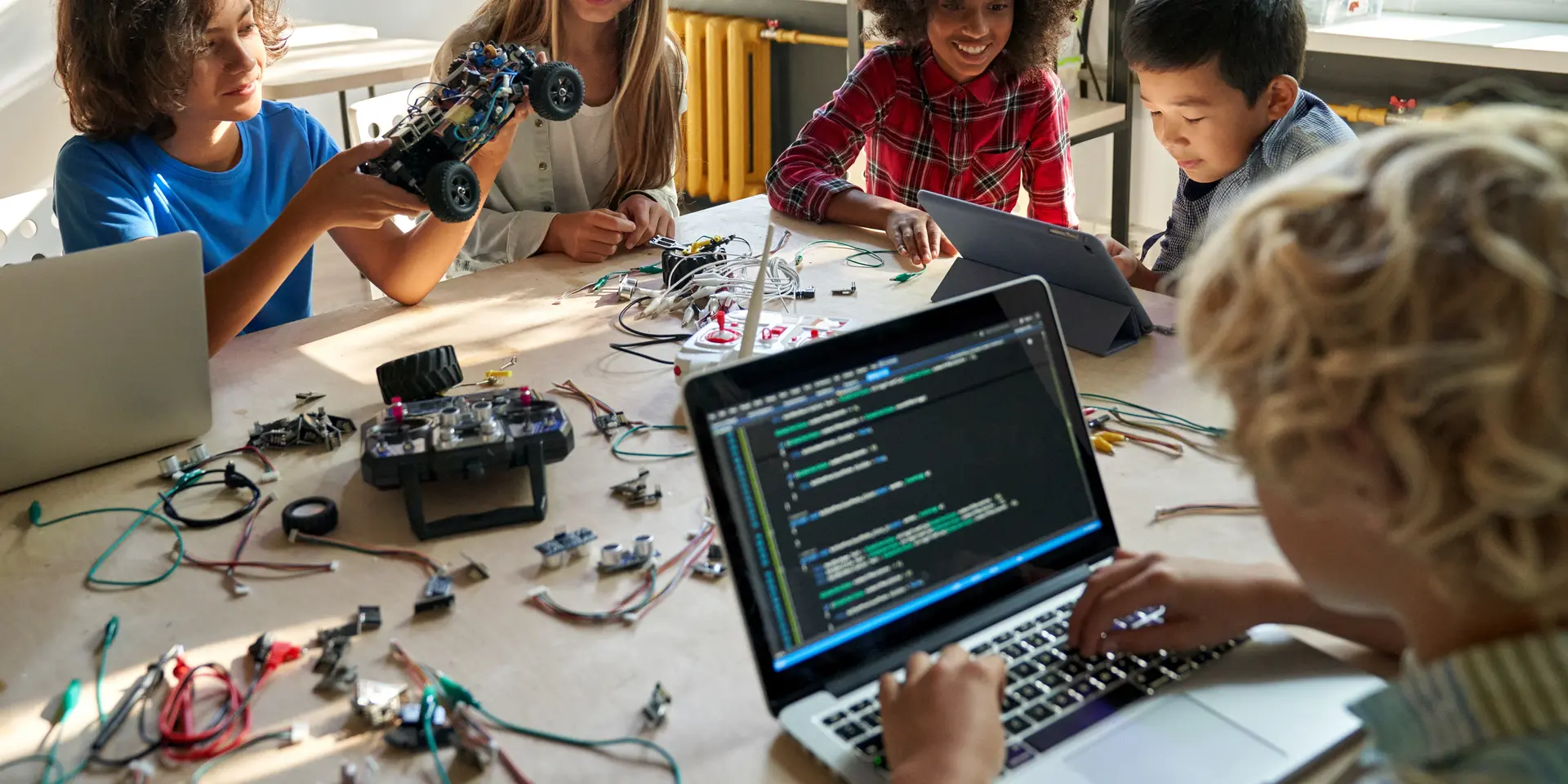How AI is Transforming Education: Helping Students Achieve More